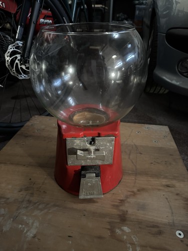 Distributore vintage caramelle